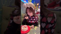 ディズニーでホール食い #fyp #vlog #shortvideo #japanese #asmr #fashion #disney #小宵こなん #小宵虎南
